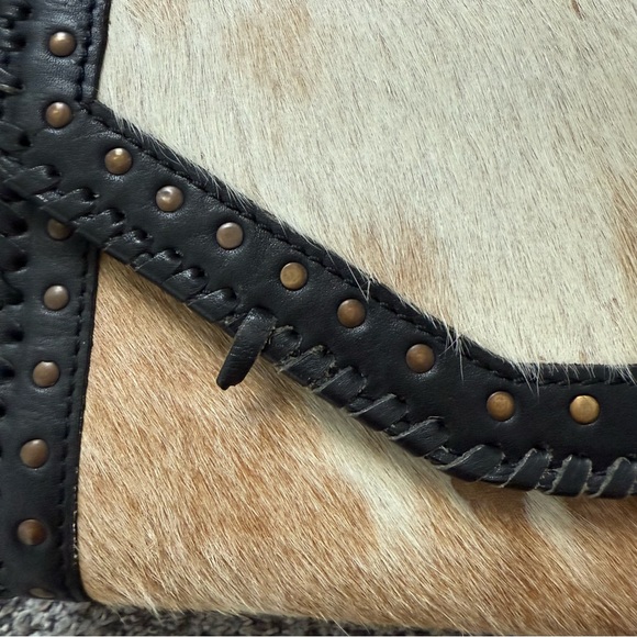 Black and Tan Leather Cowhide Crossbody Bag - Picture 3 of 12